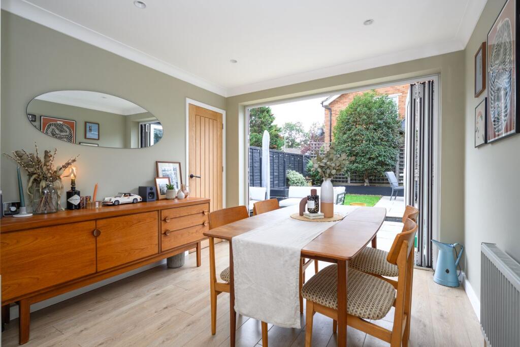 Walton Park, WALTON-ON-THAMES, KT12 photo 3