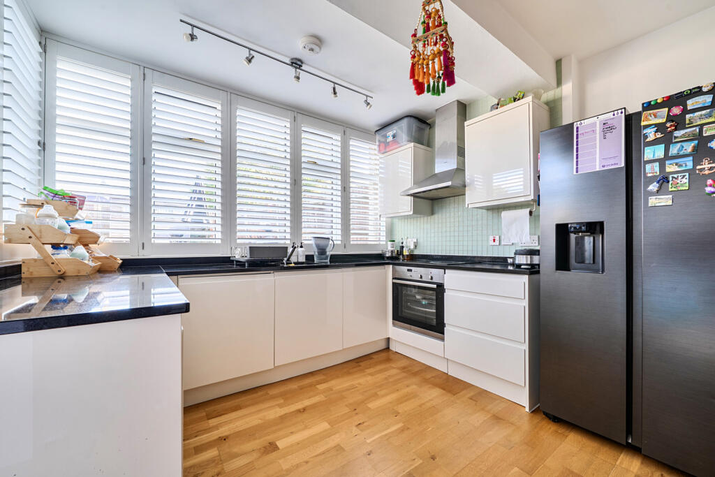 House in London - View 3