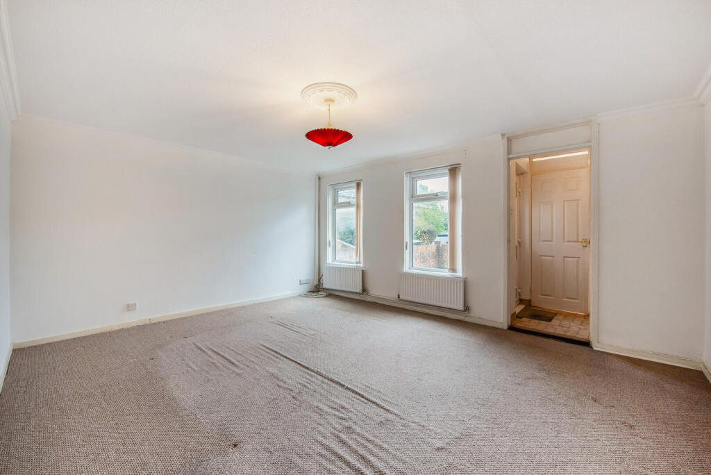 House in Test Valley, Saxon Fields, Andover - View 3