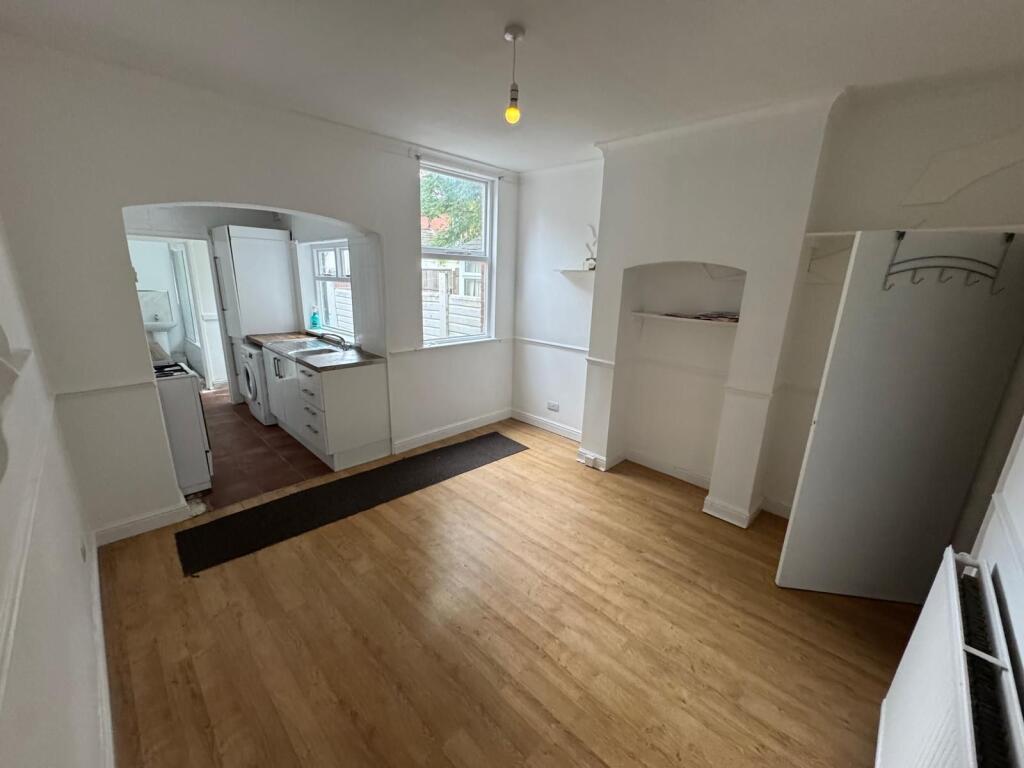 Humber Avenue, Stoke, Coventry, CV3 1AY photo 2
