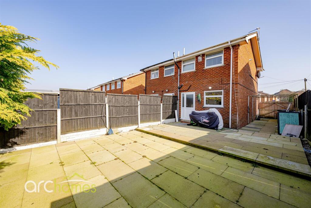 Ashwood Avenue, Abram, Wigan photo 4