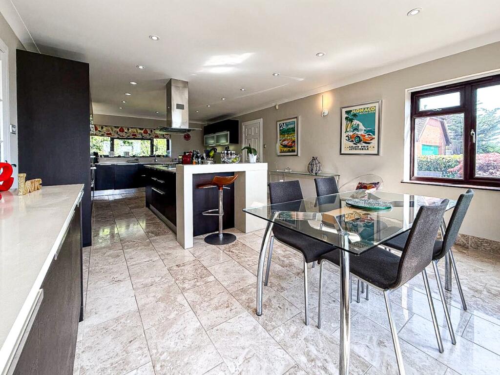 House in Taunton - View 5