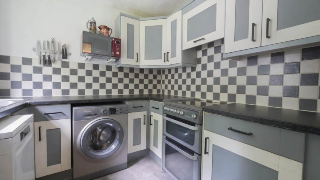 Tudor Close, Hatfield - View 4