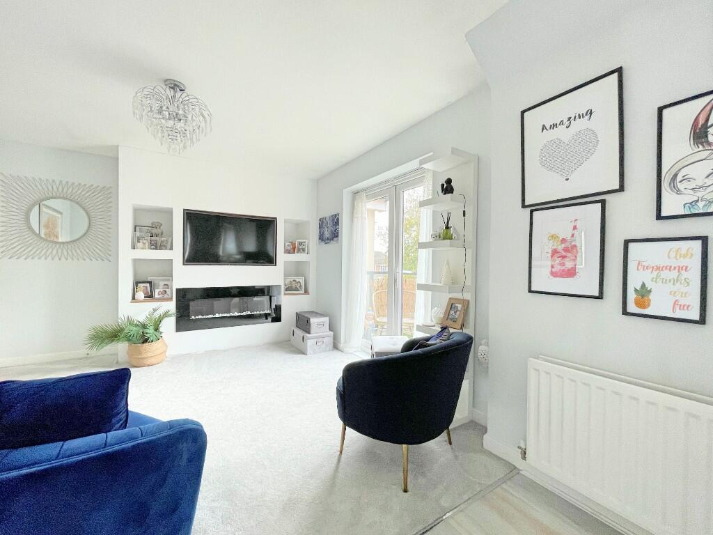 Bokhara Close, TIPTREE photo 2