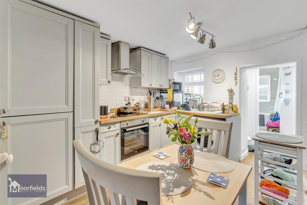 House in Bristol, Hanham - More