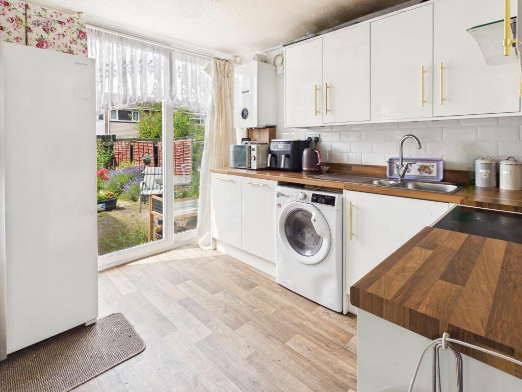 House in Tamworth, Staffordshire - More