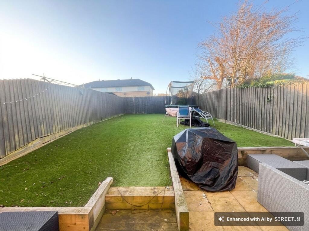 Fairford Crescent, Downhead Park, MK15 photo 4