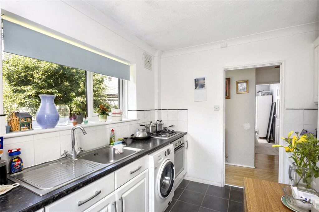 North Farm Road, Lancing, West Sussex, BN15 photo 2
