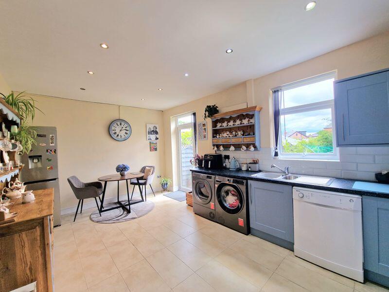 Kinder Grove, Romiley photo 3