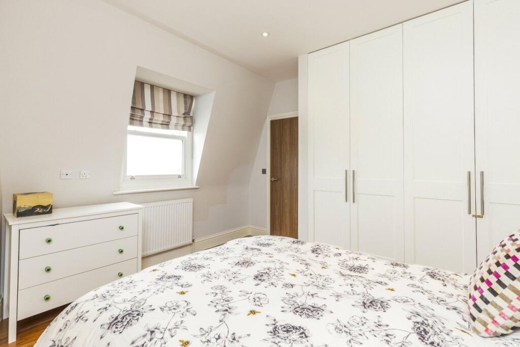 Apartment in London - View 5