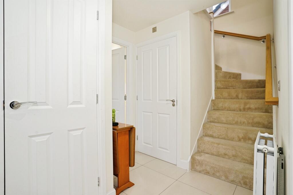 Shin Way, Lubbesthorpe, Leicester photo 3