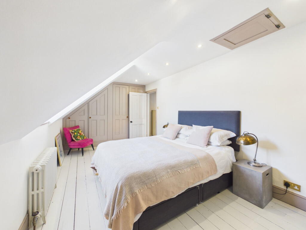 Apartment in Canterbury - View 5