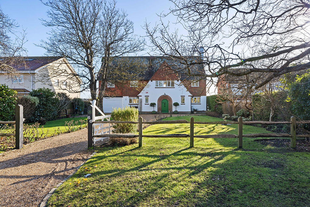 The Drive, Craigweil Private Estate, West Sussex, PO21 photo 2