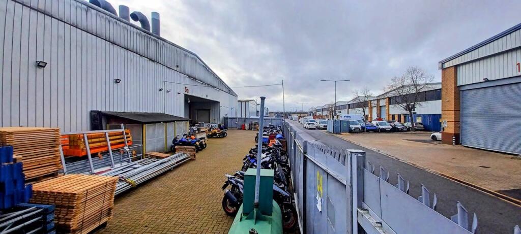Unit 5, Alpha Way, Egham internal image, warehou