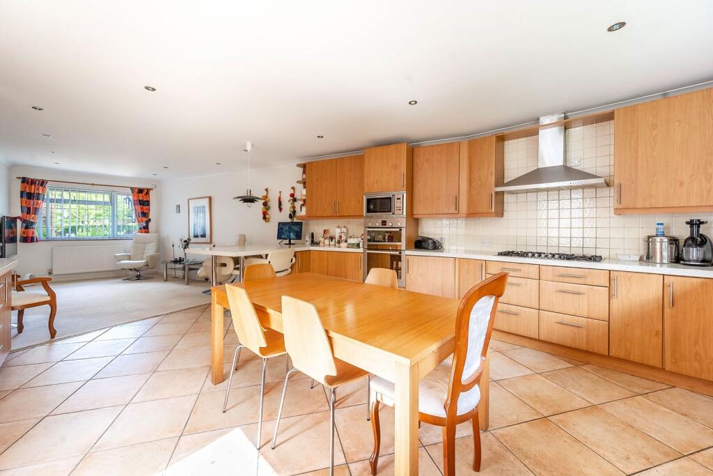 Altham Road, Hatch End, Pinner, HA5 photo 4