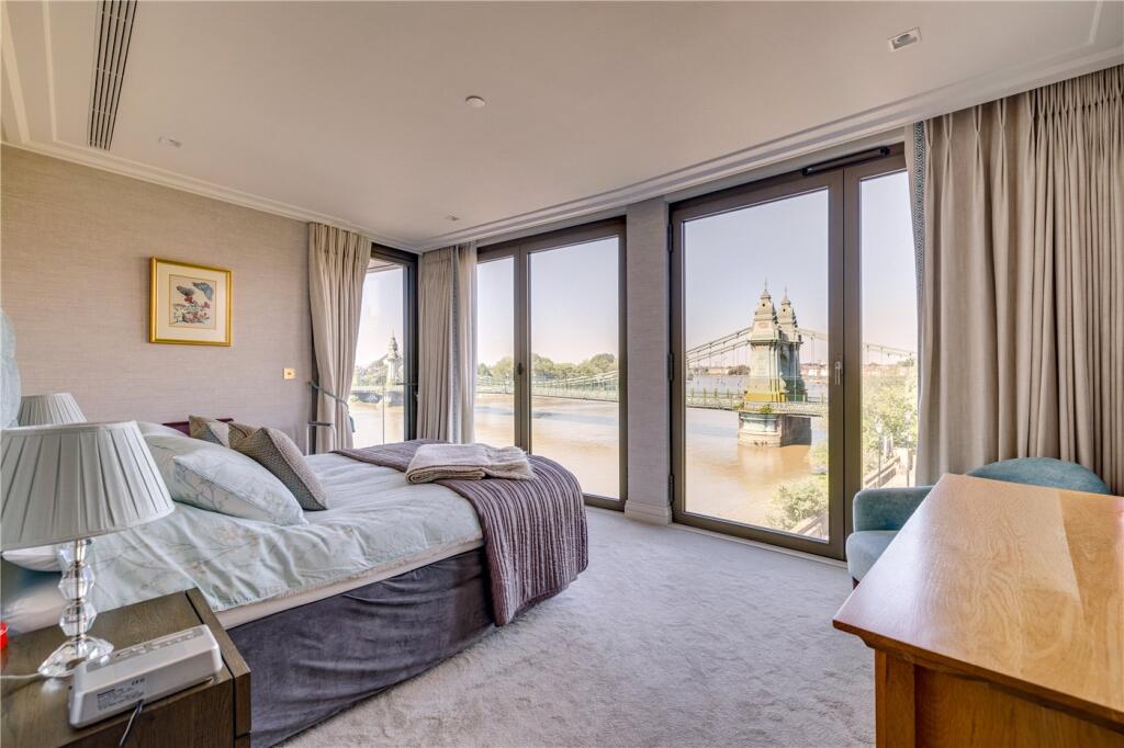 Apartment in London - View 5