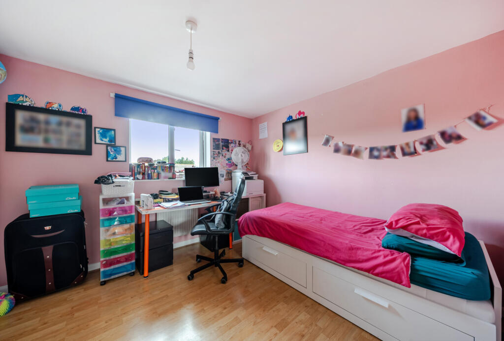 House in Croydon - View 4