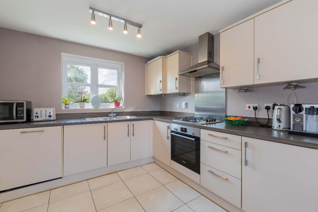 Bantry Road, Cippenham photo 2