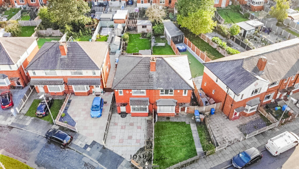 Larchview Road, Middleton, M24 photo 2