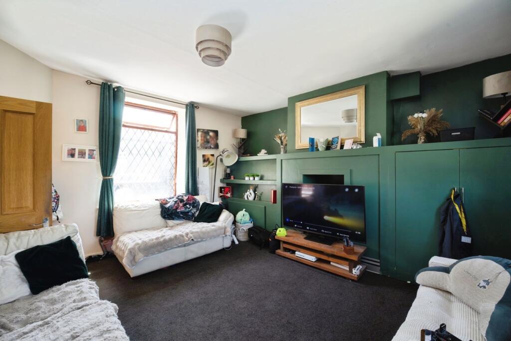 House in Bradford, West Yorkshire - View 2