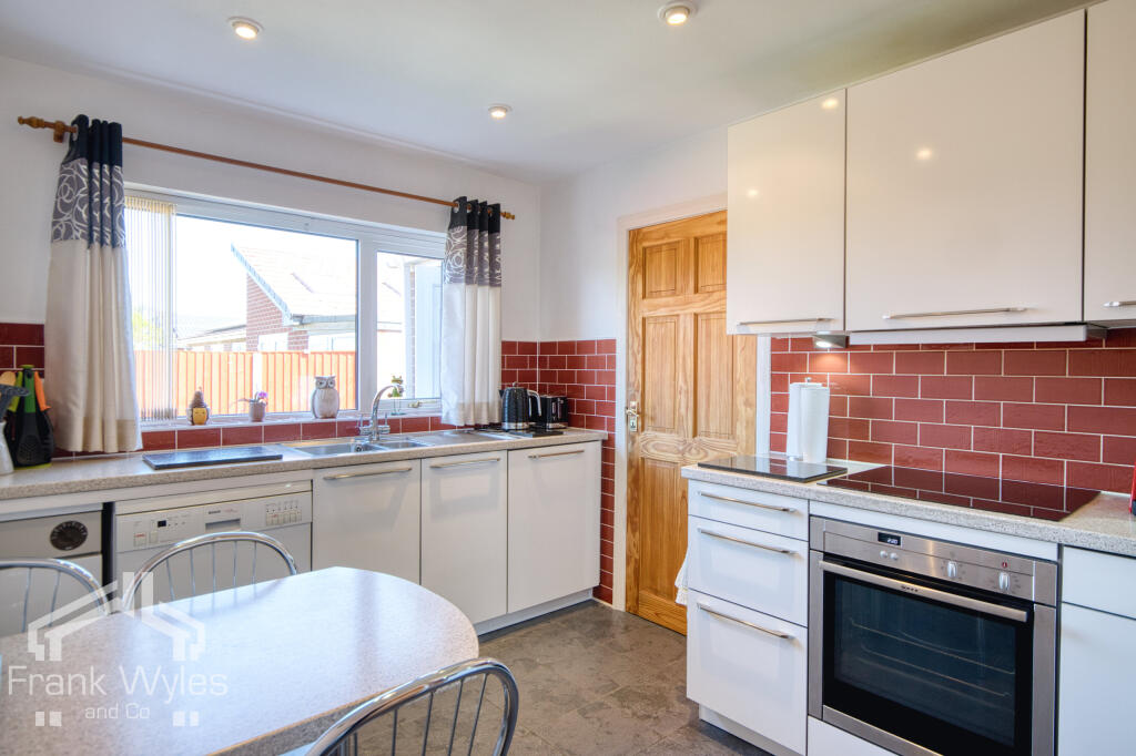 House in Fylde, South Park, Lytham - More