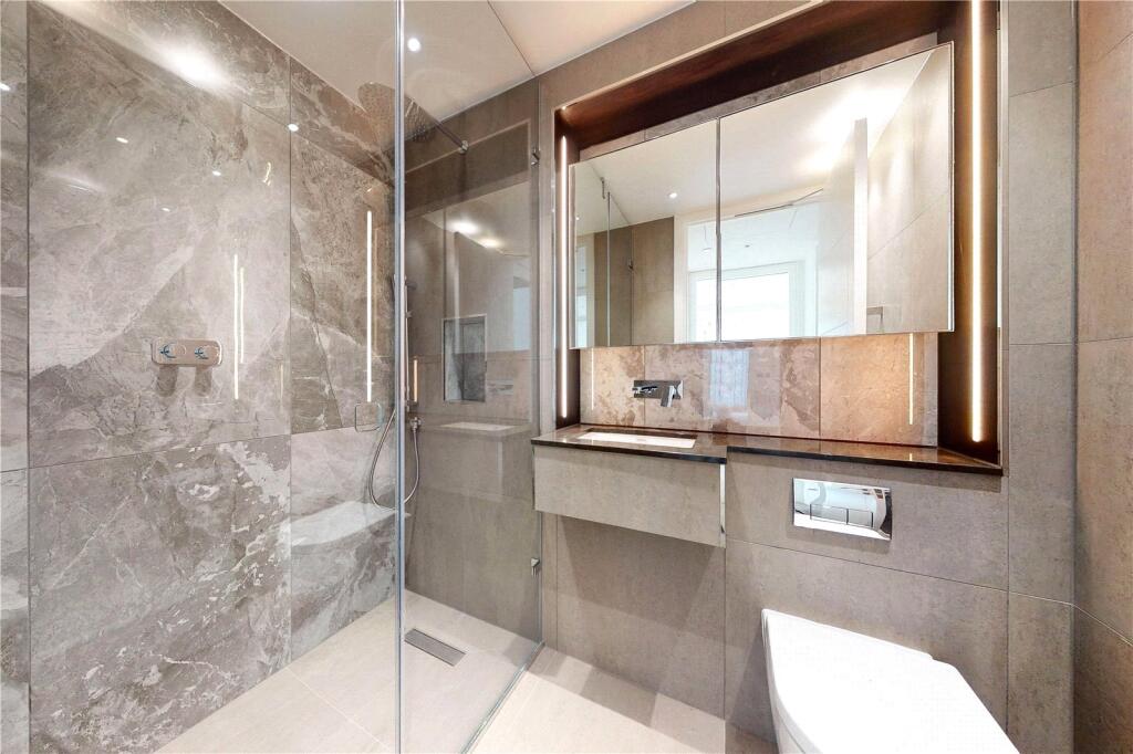 Apartment in London - View 5