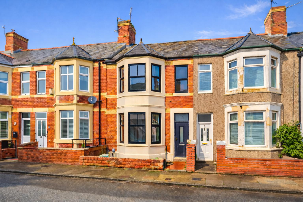 Main image of property: Oxford Street, Barry