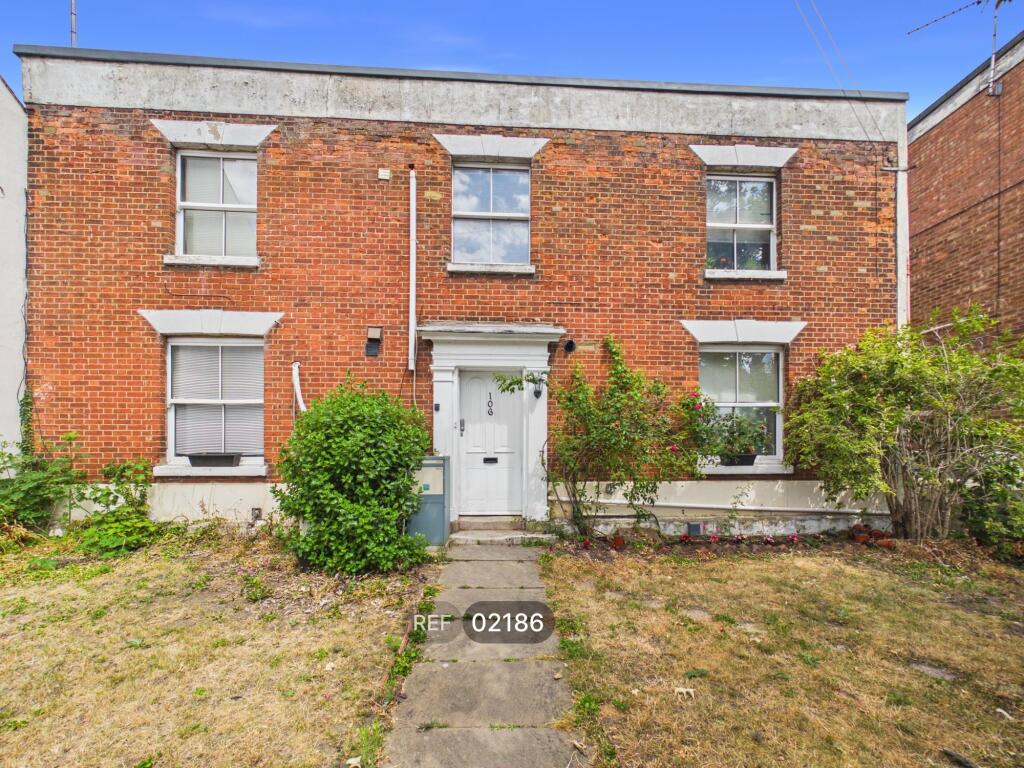 Main image of property: Hythe Hill, Colchester, CO1 2NP