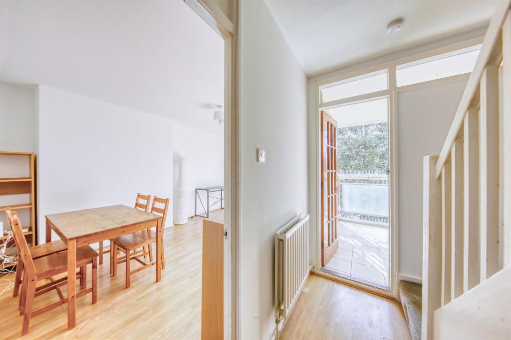 Apartment in London - View 5
