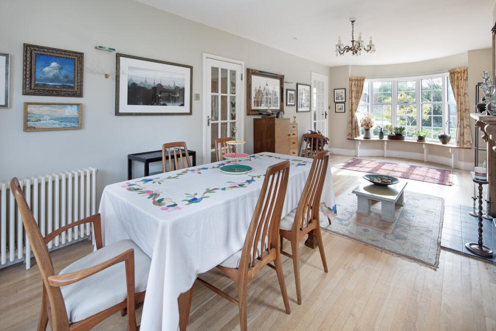 House in Oxford, Dean Court, Cumnor - More
