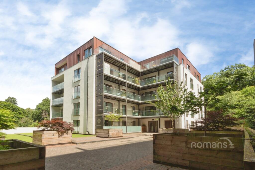 Main image of property: Farnborough Road, Farnborough, Hampshire, GU14