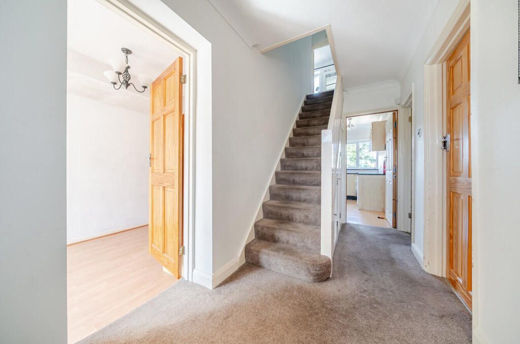 House in Dartford - More
