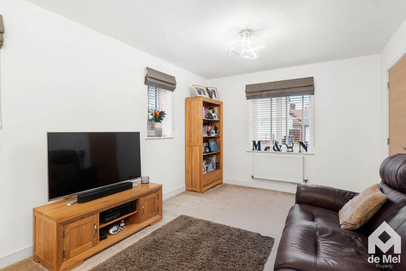 Ashton Crescent, Pamington, Tewkesbury, GL20 photo 5