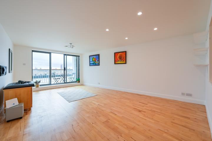 Main image of property: Chinnocks Wharf, 42 Narrow Street, London, E14