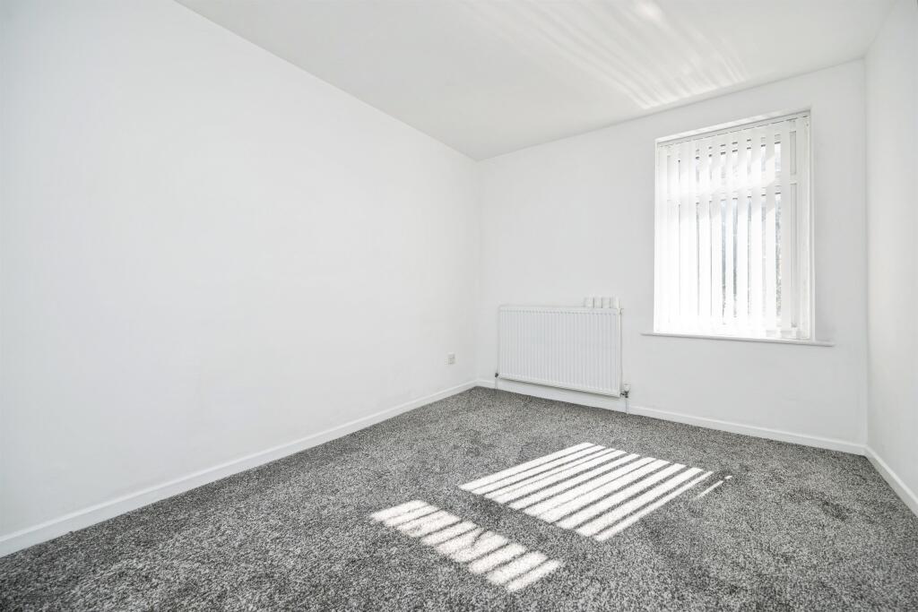 Apartment in Dudley, Springs Mire - More