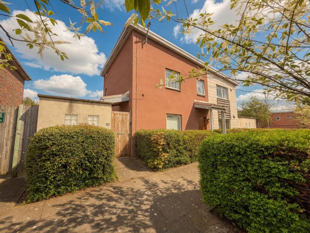 2-bed flat on November Courtyard, Fall Pass, Gateshead, £150,000