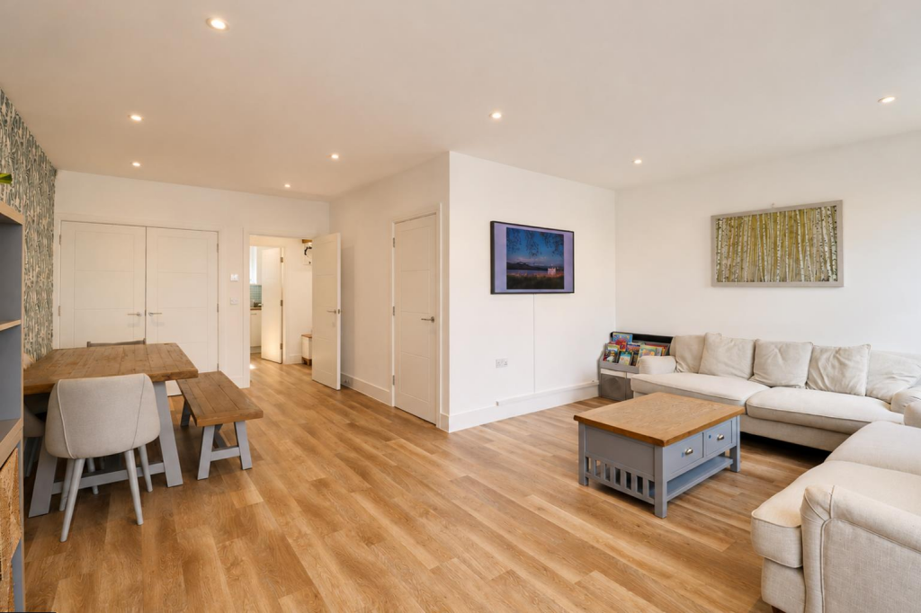 House in Dartford - View 3