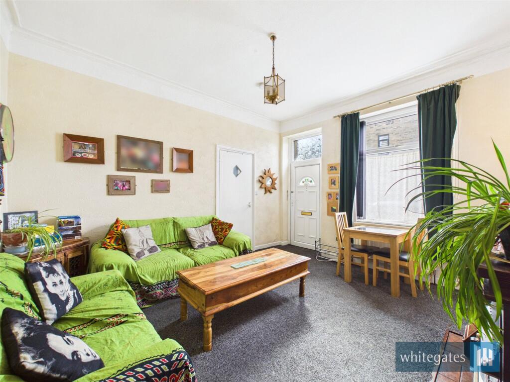 Halstead Place, Bradford, West Yorkshire, BD7 photo 3