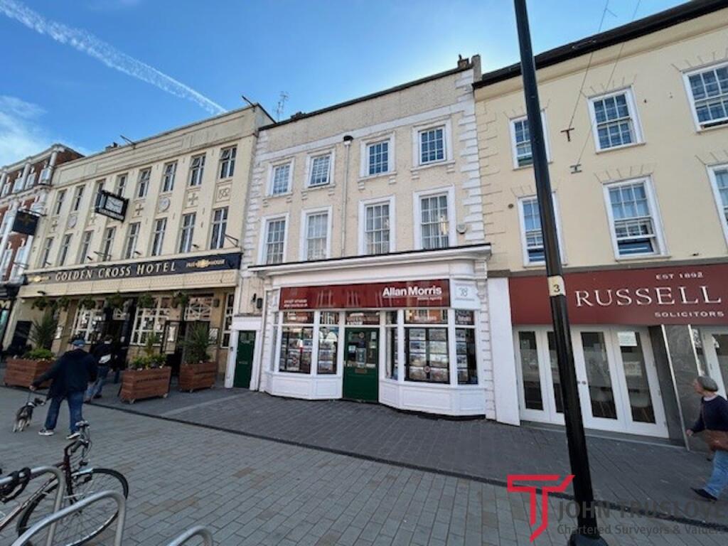 Main image of property: 18 High Street, Bromsgrove, B61 8HQ