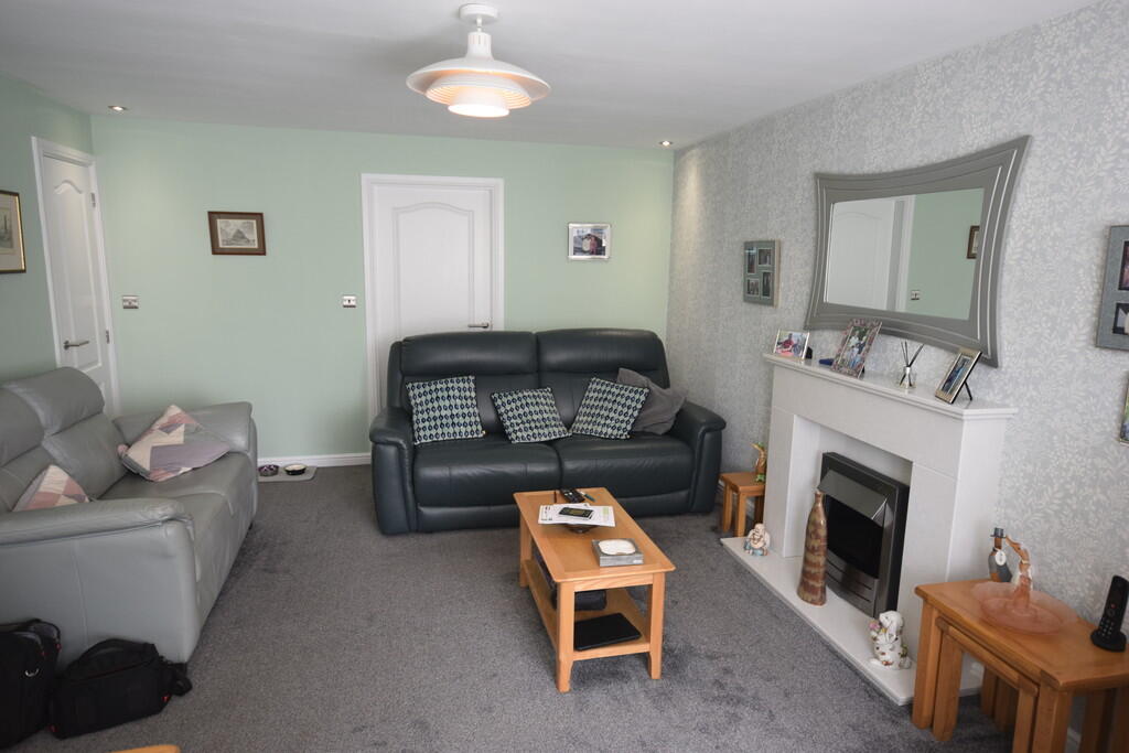 Featherstone Crescent, Barrow-in-Furness photo 4
