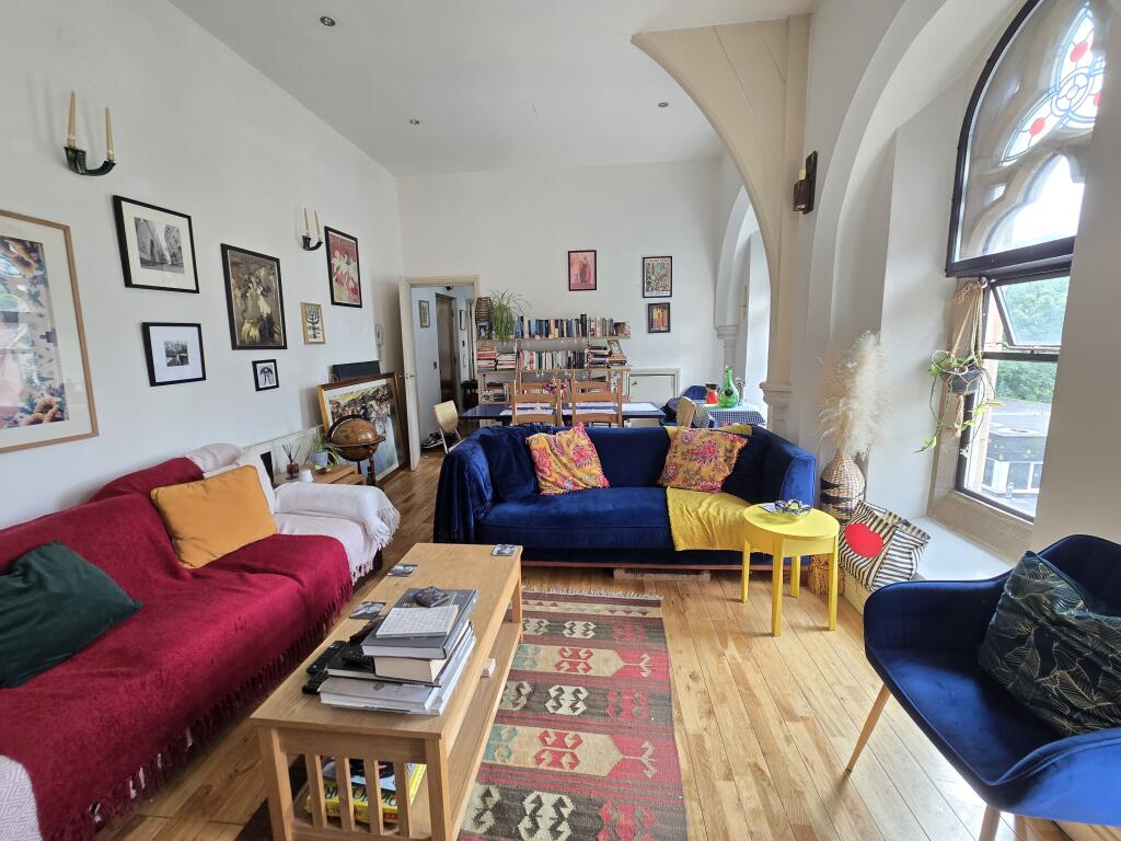 Apartment in Manchester, Whalley Range - View 5