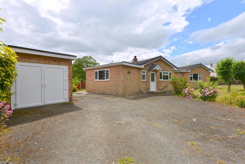 4-bed detached on Wigmore Lane, Halfway House, Shrewsbury, £430,000