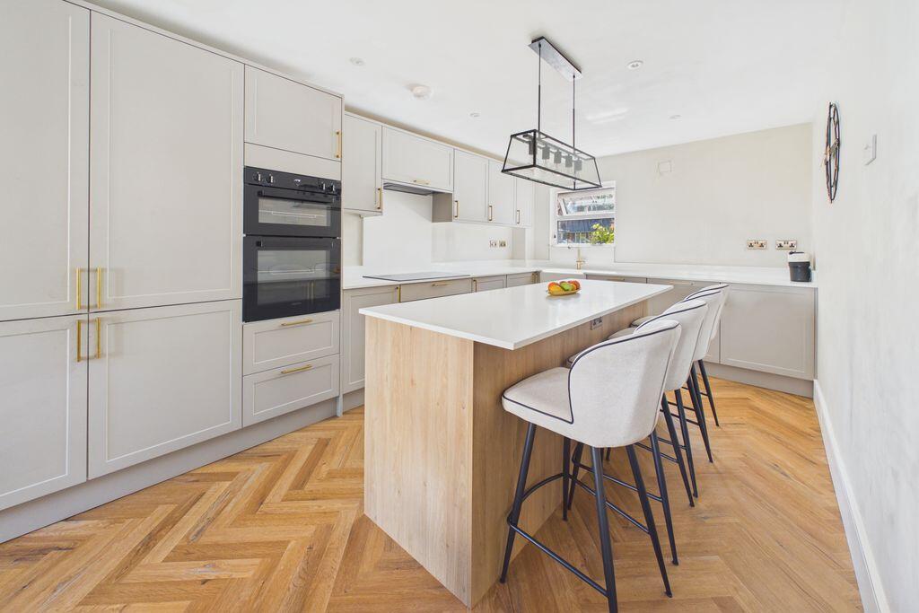 House in Reigate and Banstead, Surrey - View 3