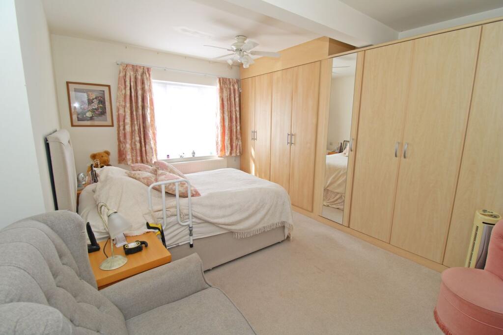 House in Bromley - View 5
