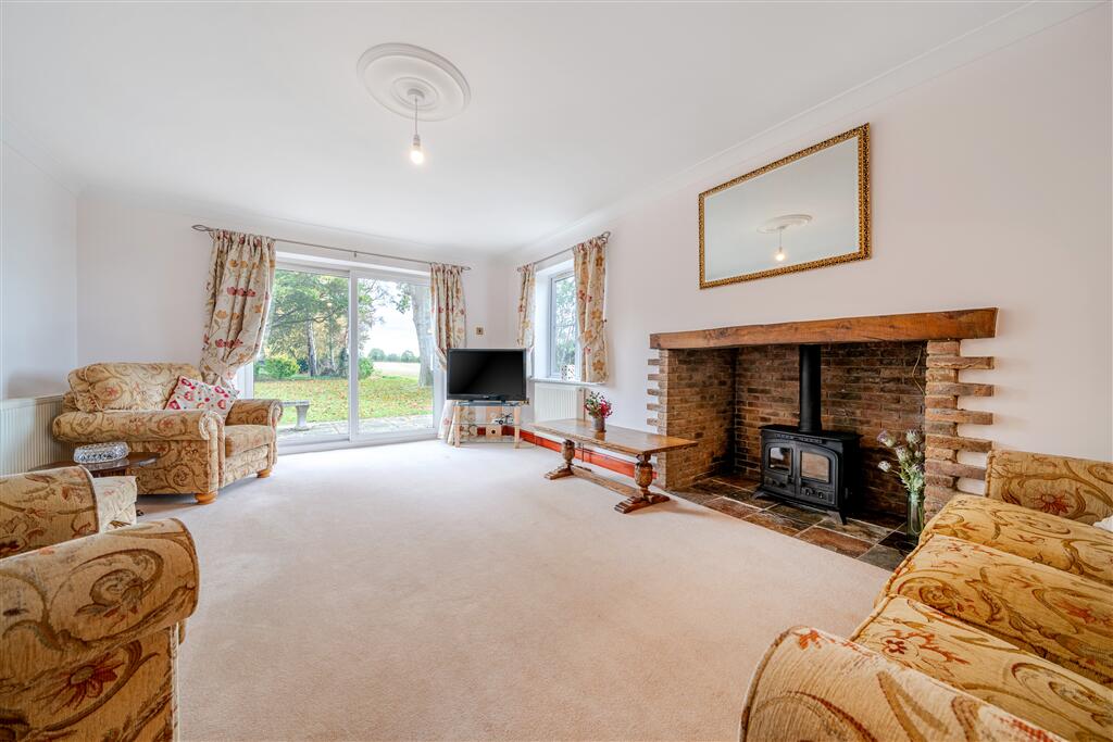 49 South Walsham Road, Acle, Norwich NR13 3ER photo 2