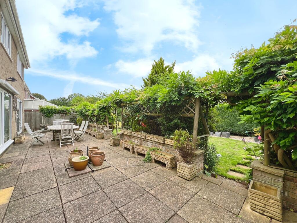 Barrowby Road, Grantham, NG31 photo 2