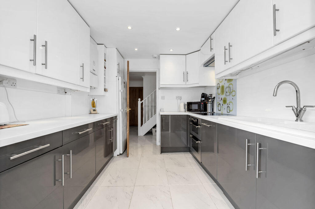 House in West Suffolk, Mildenhall Road Estate, Bury St Edmunds - View 2