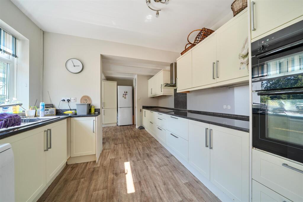 House in Bromley - View 4