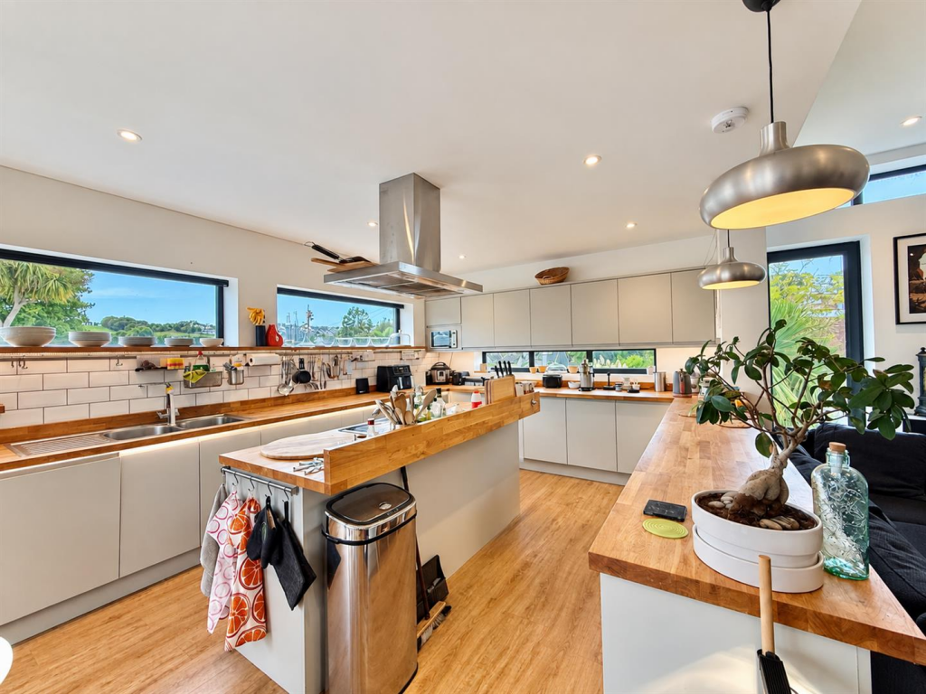 House in Brixham, Parkham Hill - View 4