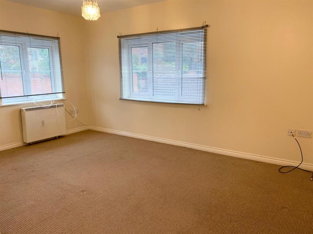 Additional image 2 of Russell Close, Wilnecote, Tamworth